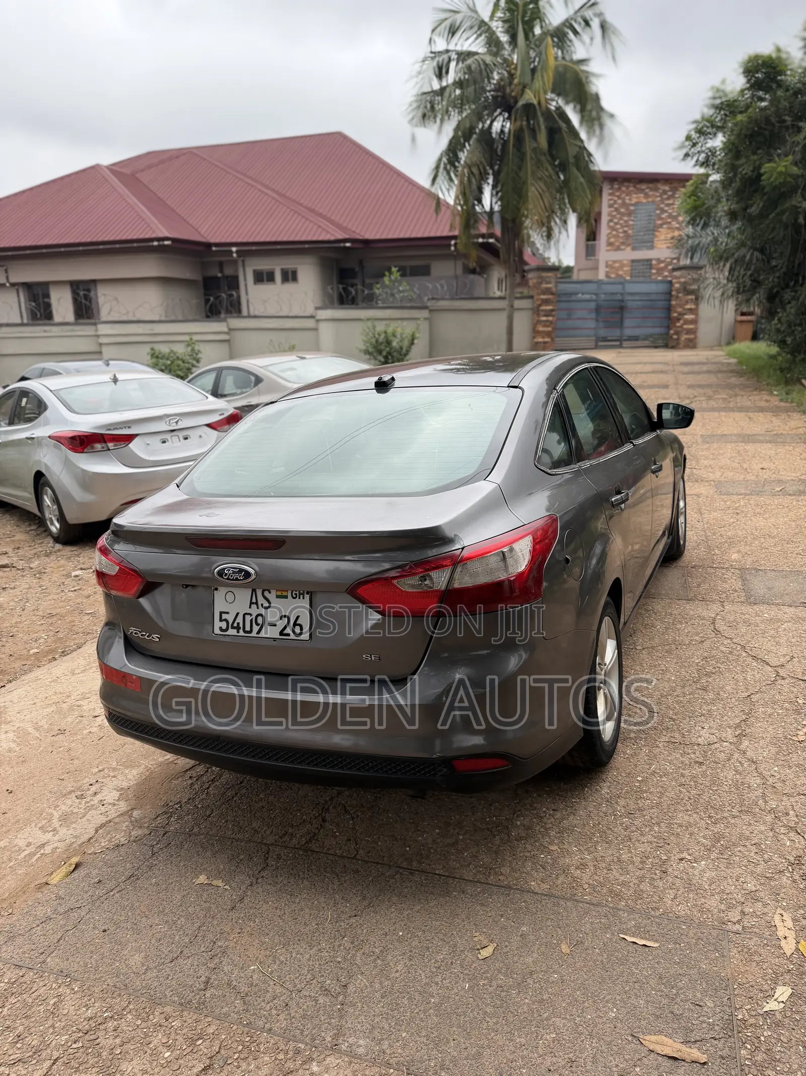 Ford Focus SE 4dr Sedan (2.0L 4cyl 5M) 2015 Gray
