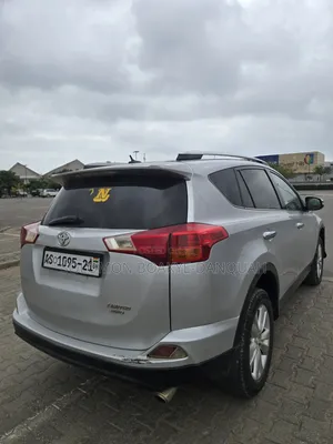 Toyota RAV4 Limited 4dr SUV AWD (2.5L 4cyl 6A) 2015 Silver