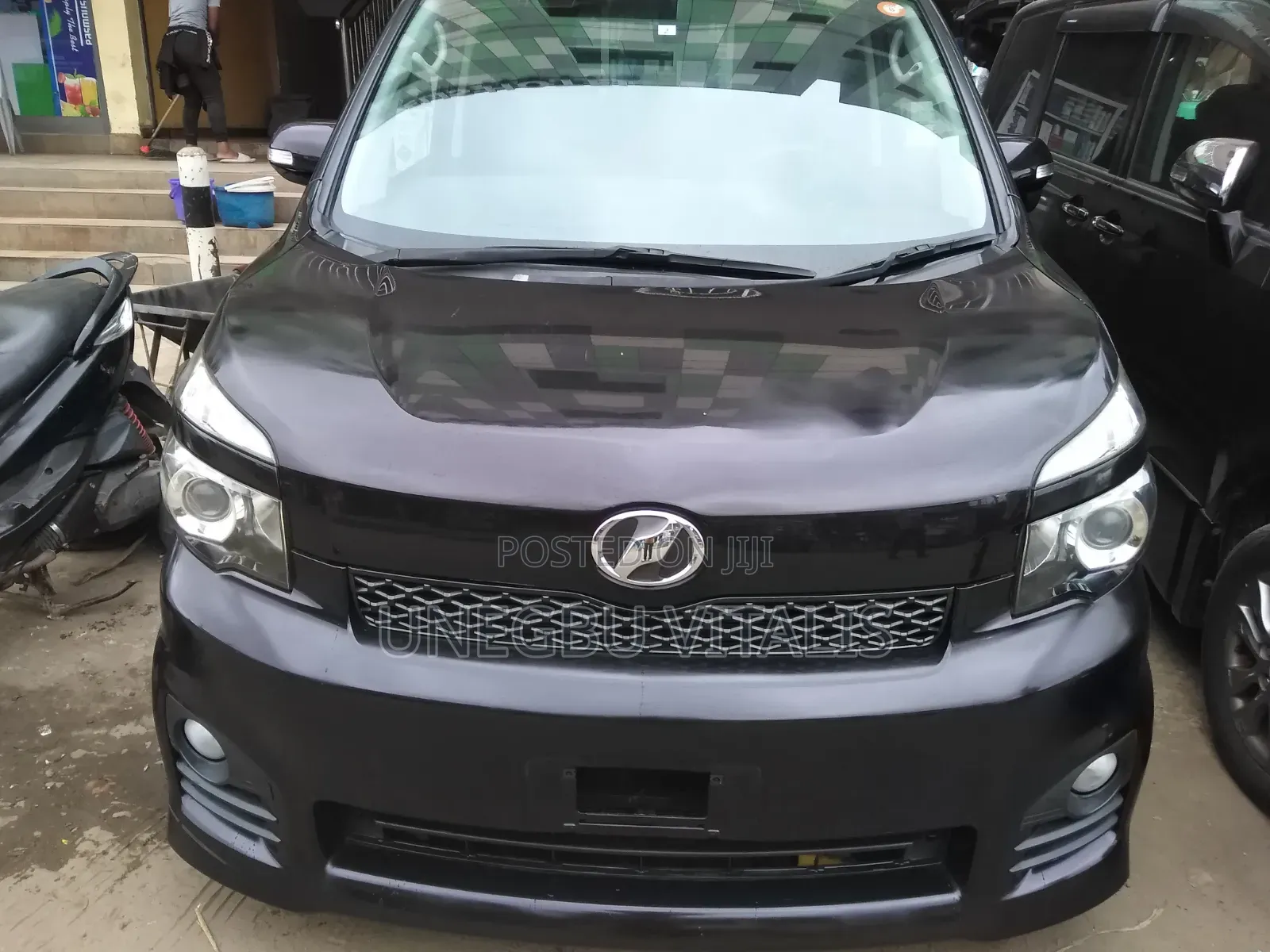 Toyota Voxy V 2WD 8-Seater 2011 Brown