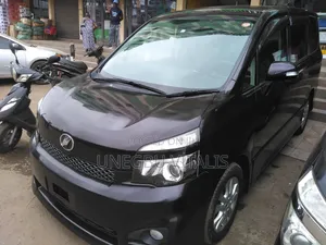 Toyota Voxy V 2WD 8-Seater 2011 Brown