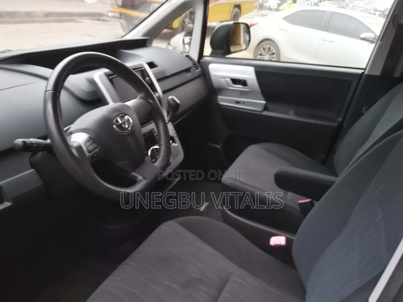 Toyota Voxy V 2WD 8-Seater 2011 Brown