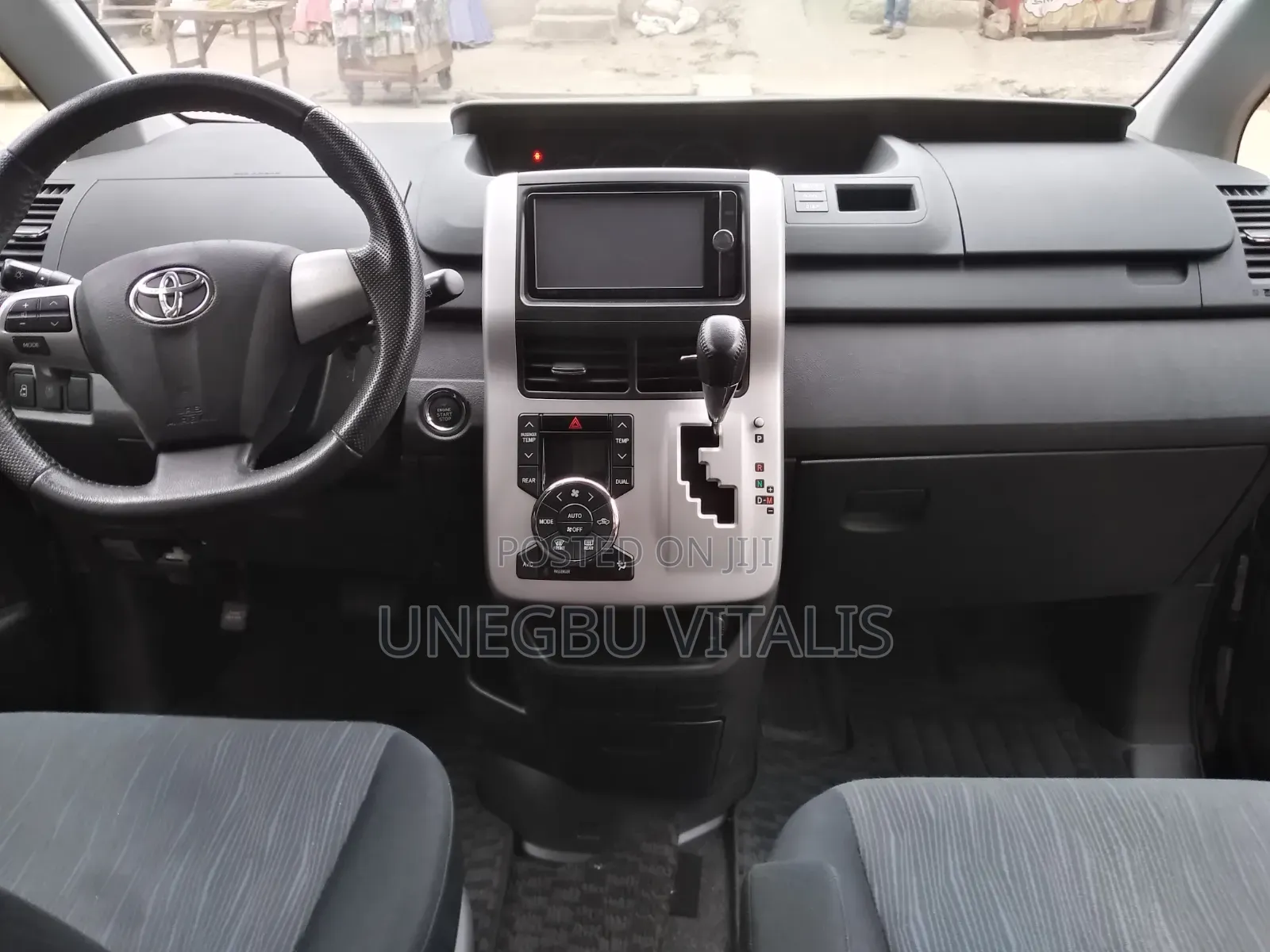 Toyota Voxy V 2WD 8-Seater 2011 Brown