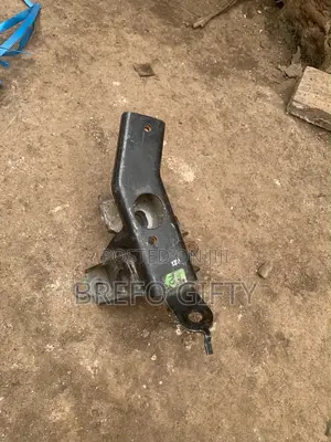 Toyota Voxy Engine Mount/Engine Seat
