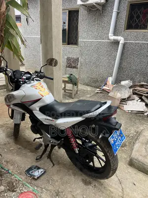 Honda CB 2001 White