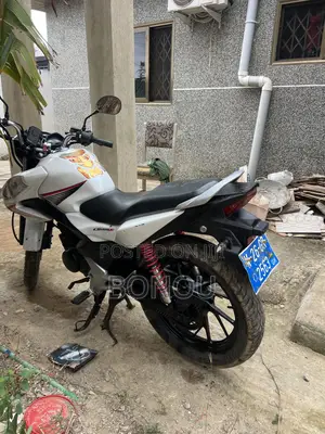 Honda CB 2001 White