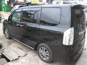Toyota Voxy X 2WD 8-Seater 2012 Black