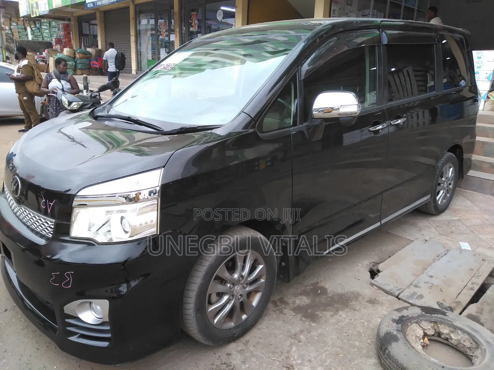 Toyota Voxy X 2WD 8-Seater 2012 Black