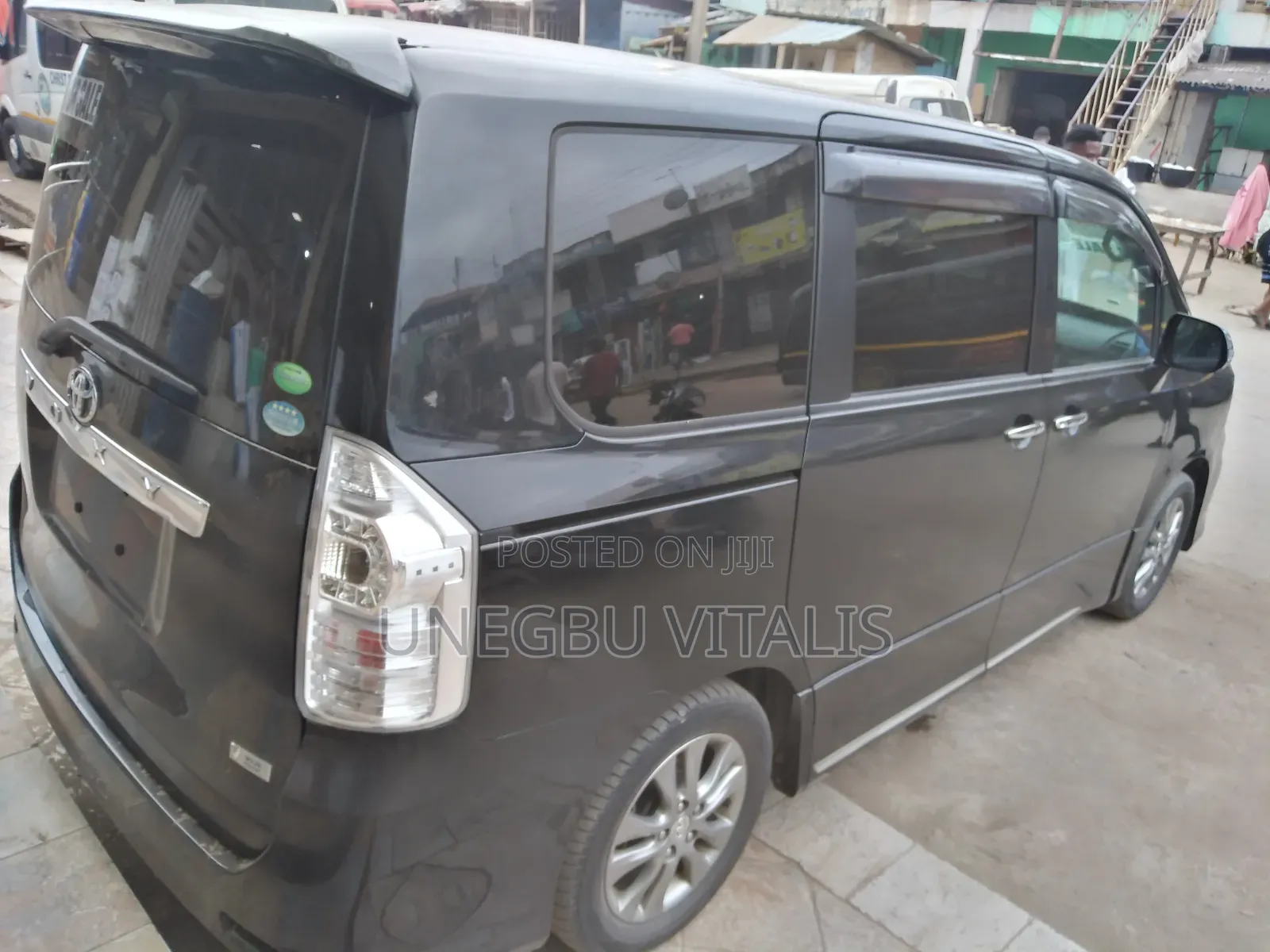 Toyota Voxy X 2WD 8-Seater 2012 Black