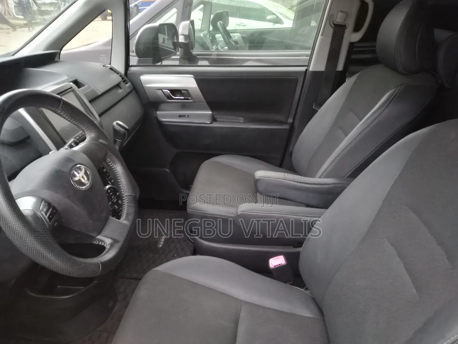 Toyota Voxy X 2WD 8-Seater 2012 Black