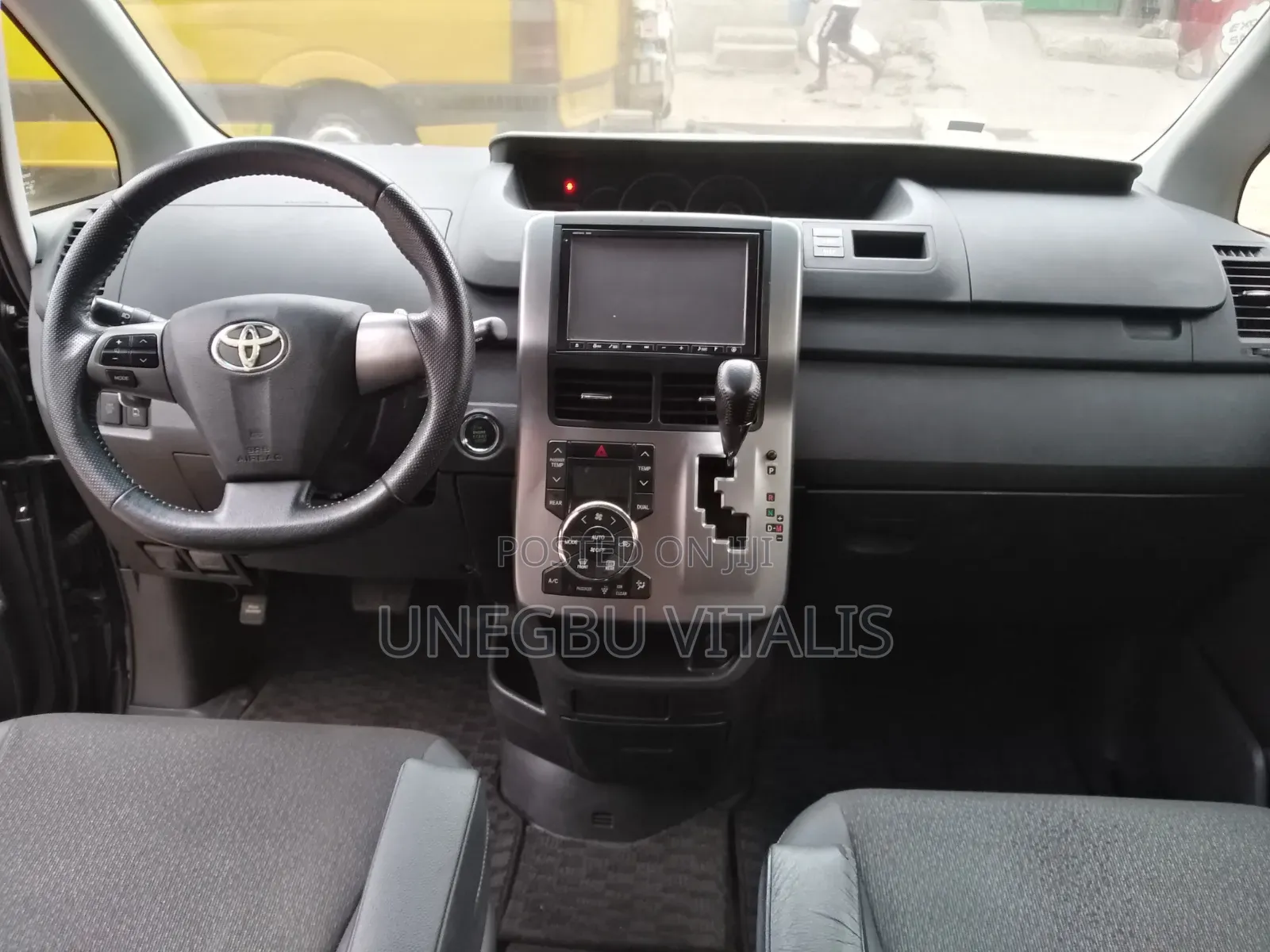 Toyota Voxy X 2WD 8-Seater 2012 Black