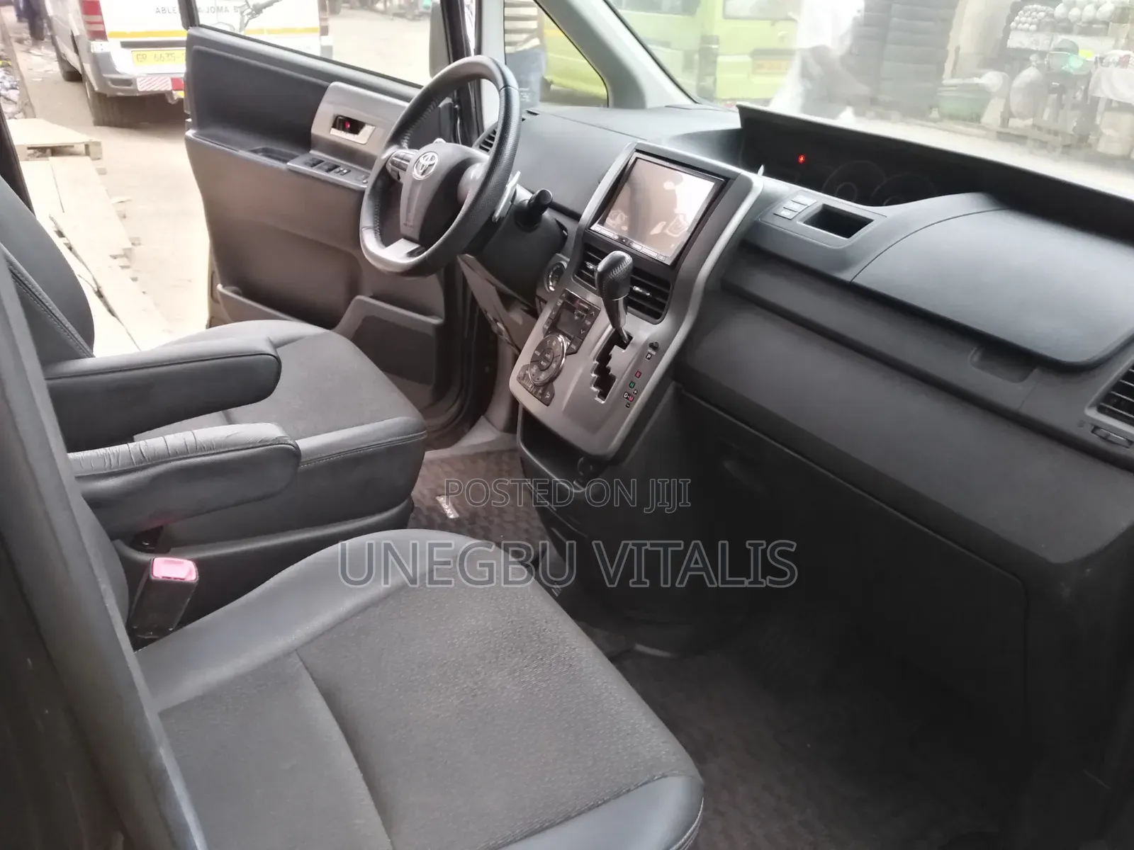 Toyota Voxy X 2WD 8-Seater 2012 Black
