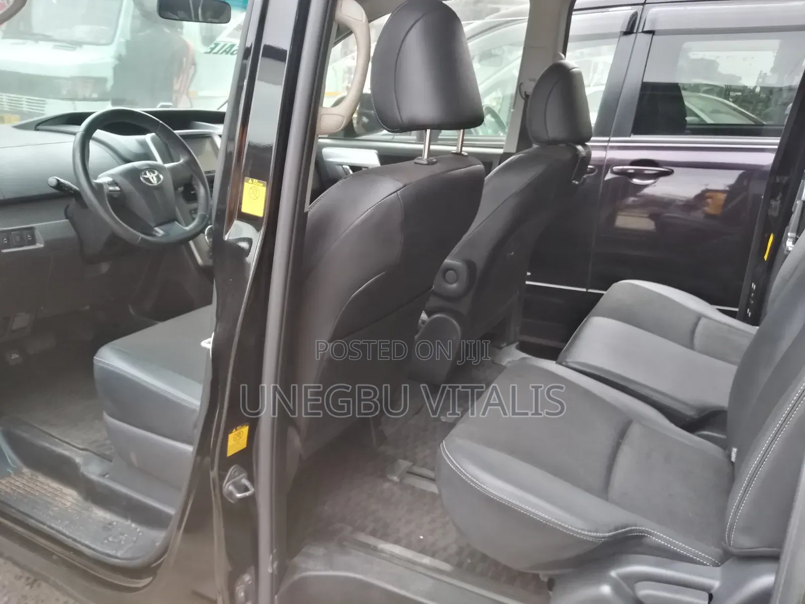 Toyota Voxy X 2WD 8-Seater 2012 Black