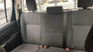 Toyota Hilux SR5+ 2026 Silver