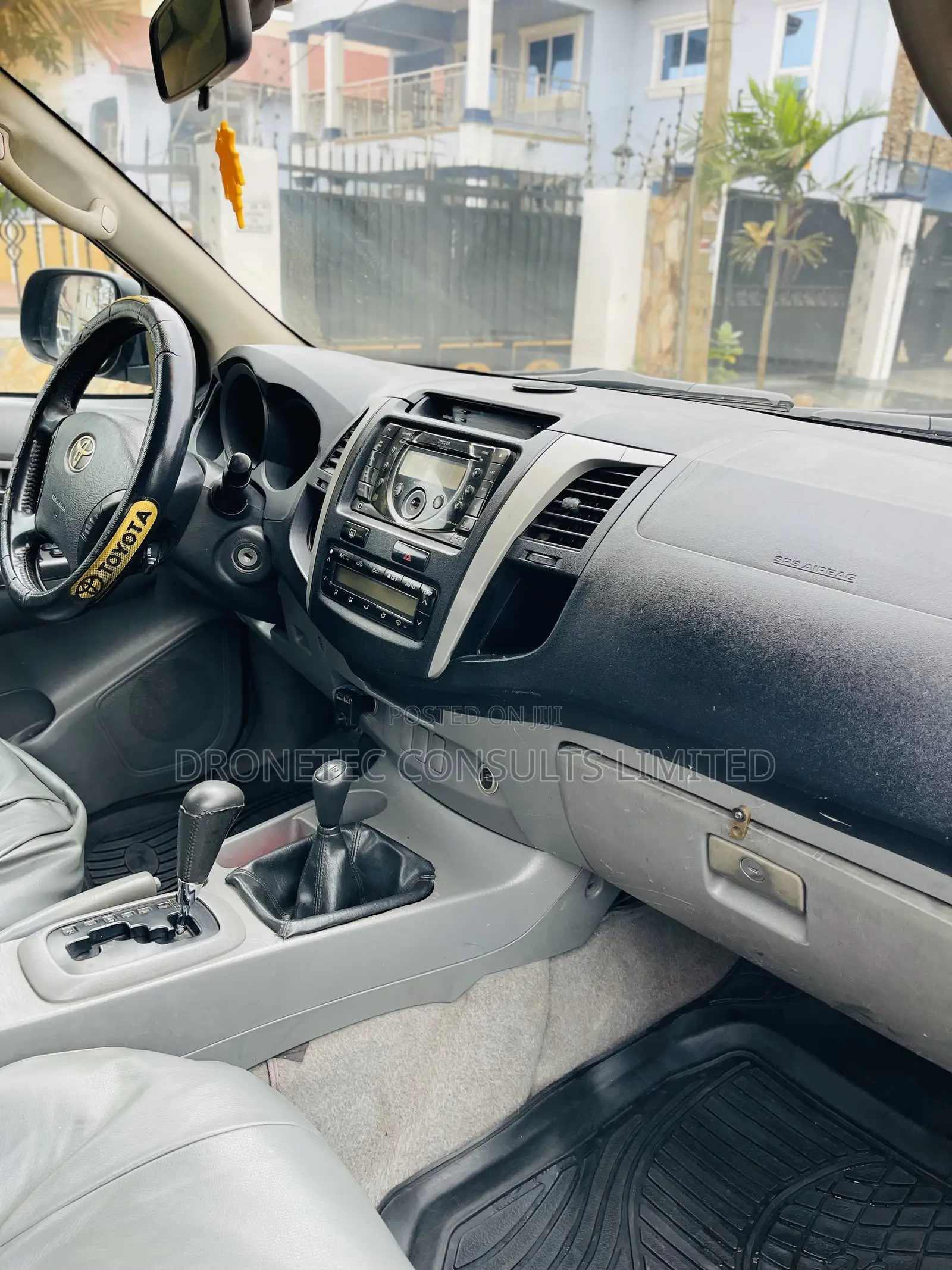 Toyota Hilux 2.5 D-4D 4X4 SRX 2011 Gray