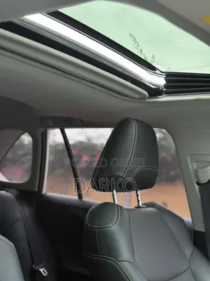 Toyota RAV4 XLE 2022 Gray
