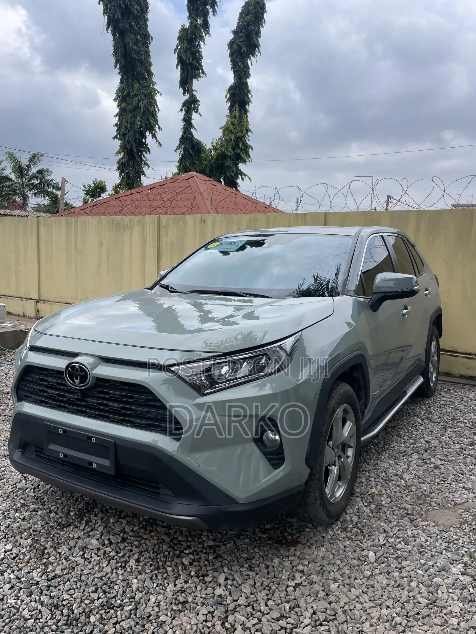 Toyota RAV4 XLE 2022 Gray