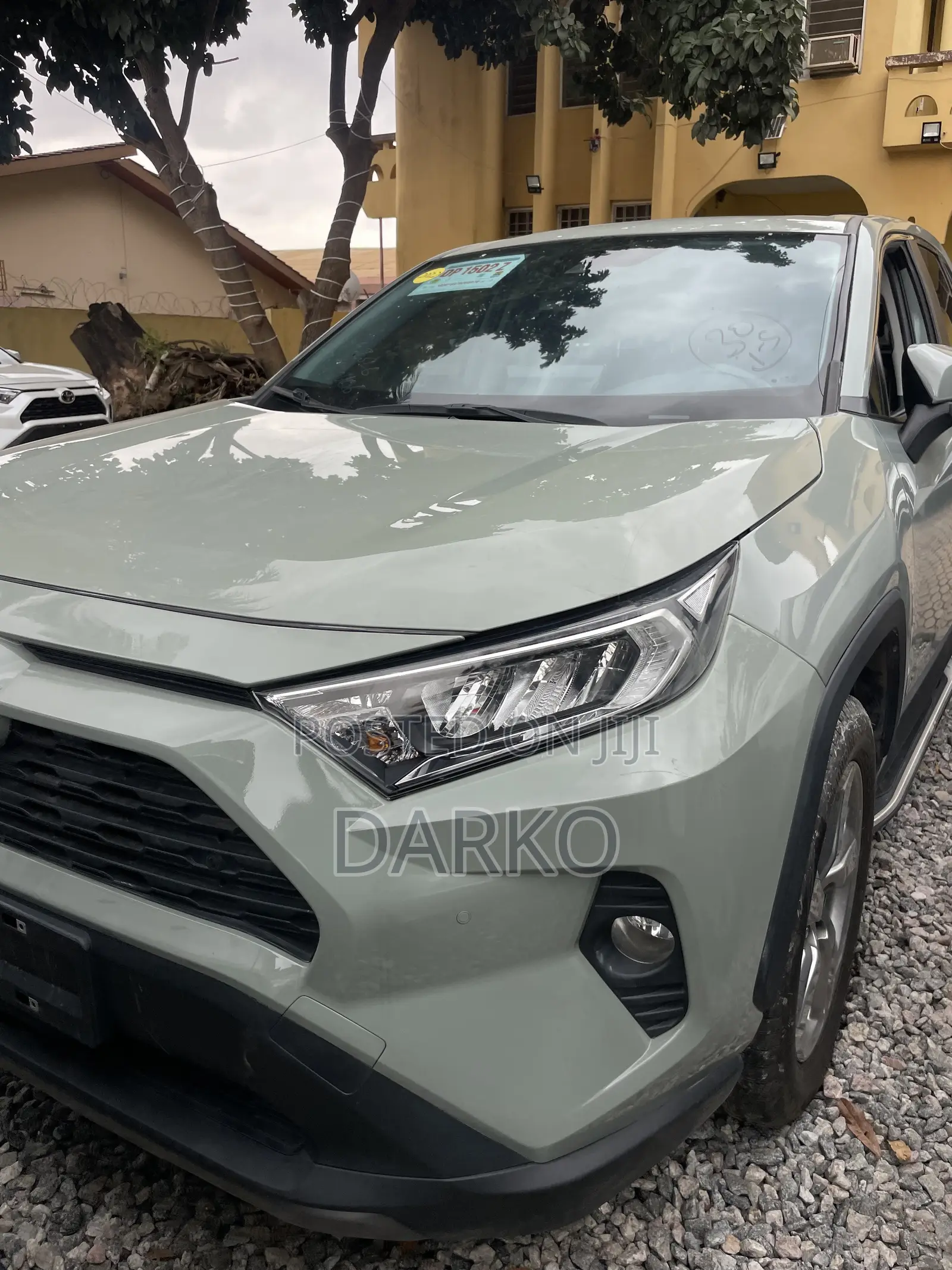Toyota RAV4 XLE 2022 Gray
