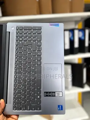 New Laptop Lenovo Ideapad 3 8GB Intel Core i5 SSD 512GB