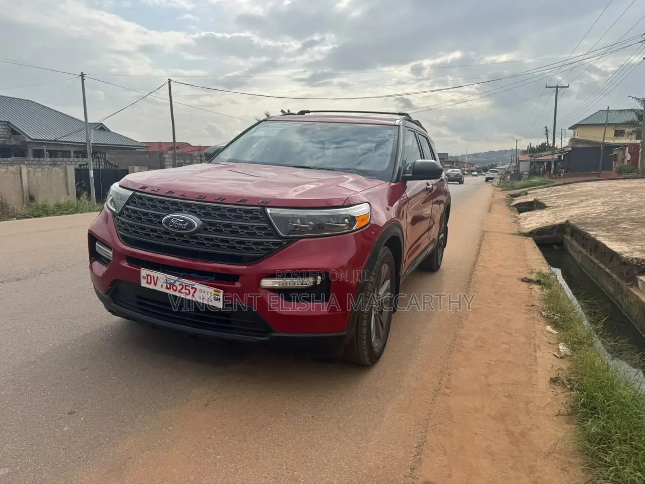 Ford Explorer 2022 Red
