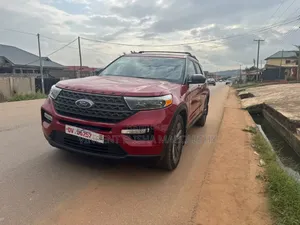 Ford Explorer 2022 Red