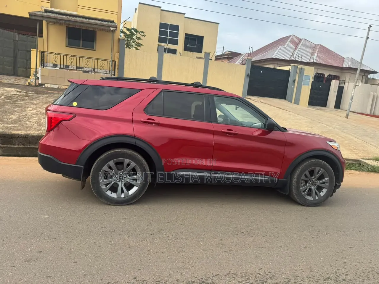 Ford Explorer 2022 Red