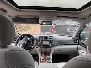 Toyota Highlander 2011 White