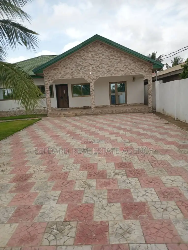 Furnished 4bdrm House in Sefdard Properties, Amasaman for sale