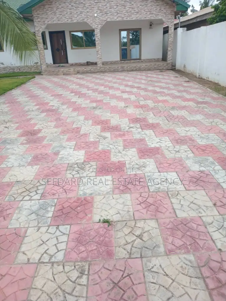 Furnished 4bdrm House in Sefdard Properties, Amasaman for sale
