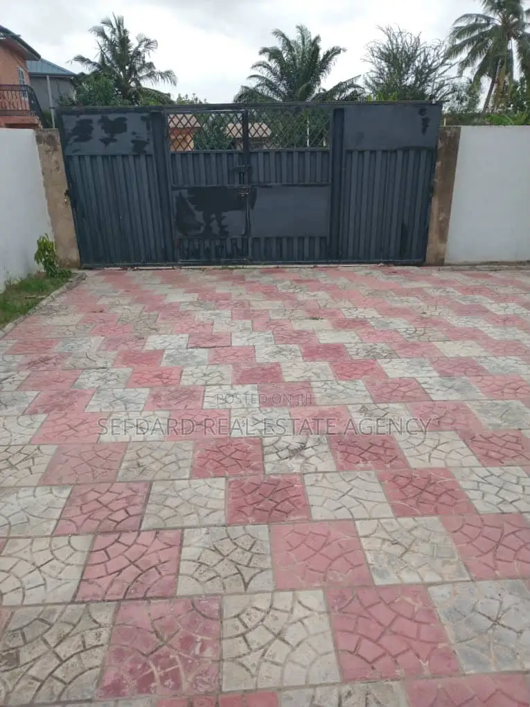Furnished 4bdrm House in Sefdard Properties, Amasaman for sale