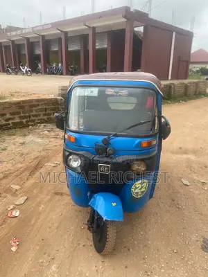 Bajaj RE 2025 Blue