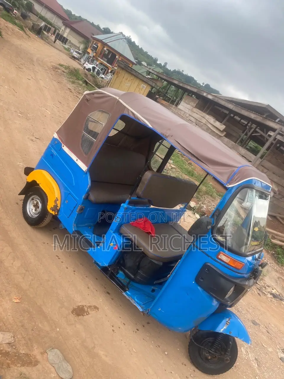 Bajaj RE 2025 Blue