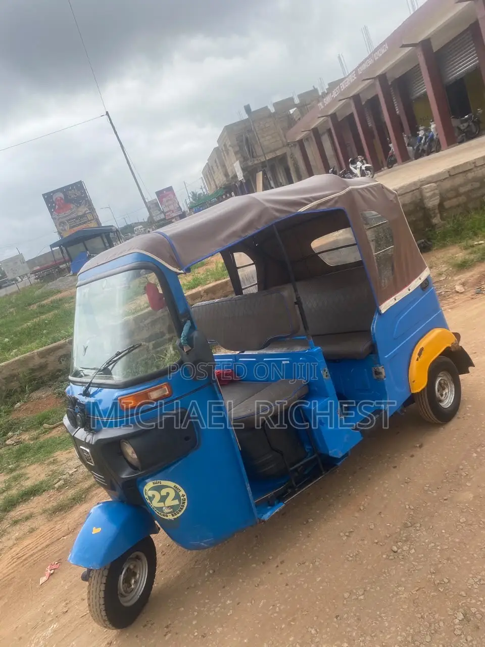 Bajaj RE 2025 Blue