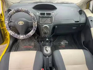 Toyota Vitz 2010 Yellow