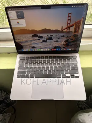 Laptop Apple MacBook Air 2022 M2 8GB Apple M2 SSD 256GB