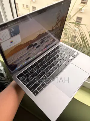 Laptop Apple MacBook Air 2022 M2 8GB Apple M2 SSD 256GB