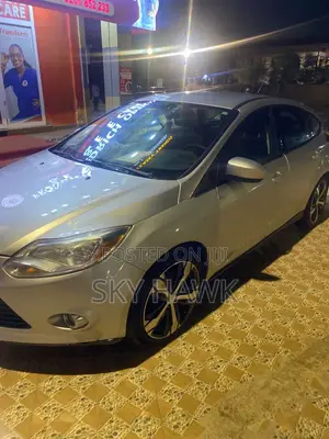 Ford Focus S Sedan FWD (2.0L 4cyl 5M) 2012 Gray