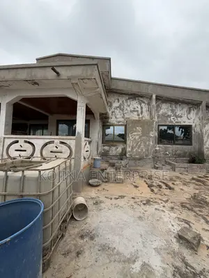 6bdrm House in Paraku, Kumasi Metropolitan for rent