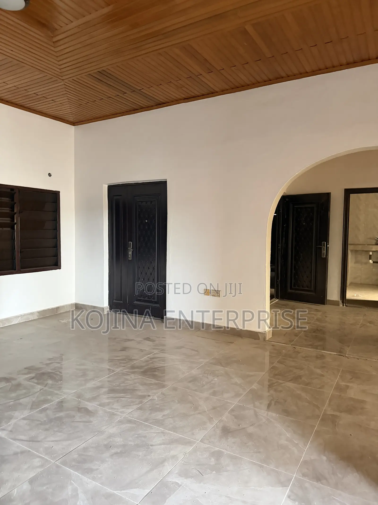 6bdrm House in Paraku, Kumasi Metropolitan for rent