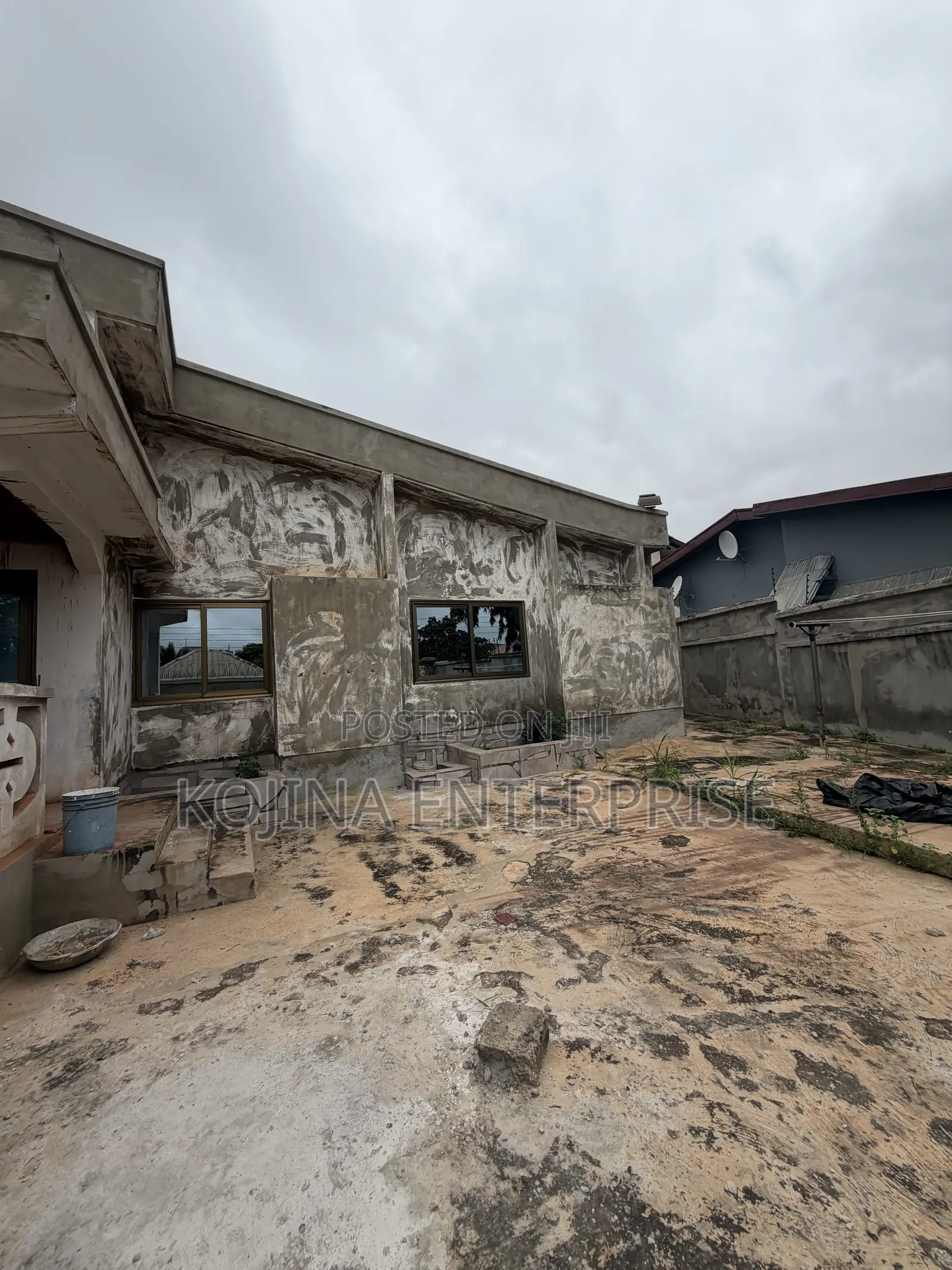 6bdrm House in Paraku, Kumasi Metropolitan for rent