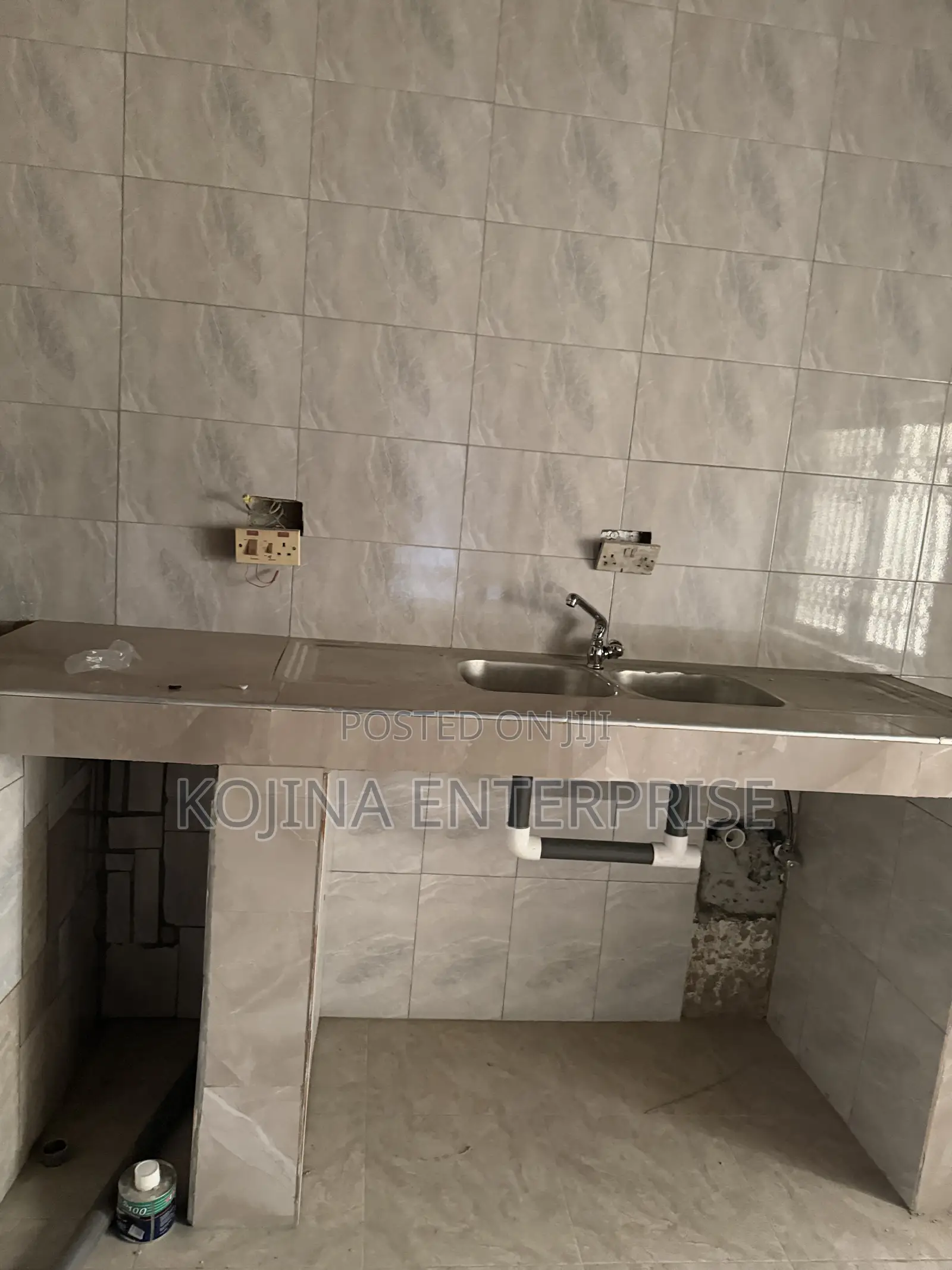 6bdrm House in Paraku, Kumasi Metropolitan for rent