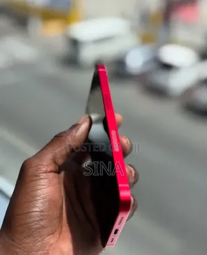 Apple iPhone 13 128 GB Red