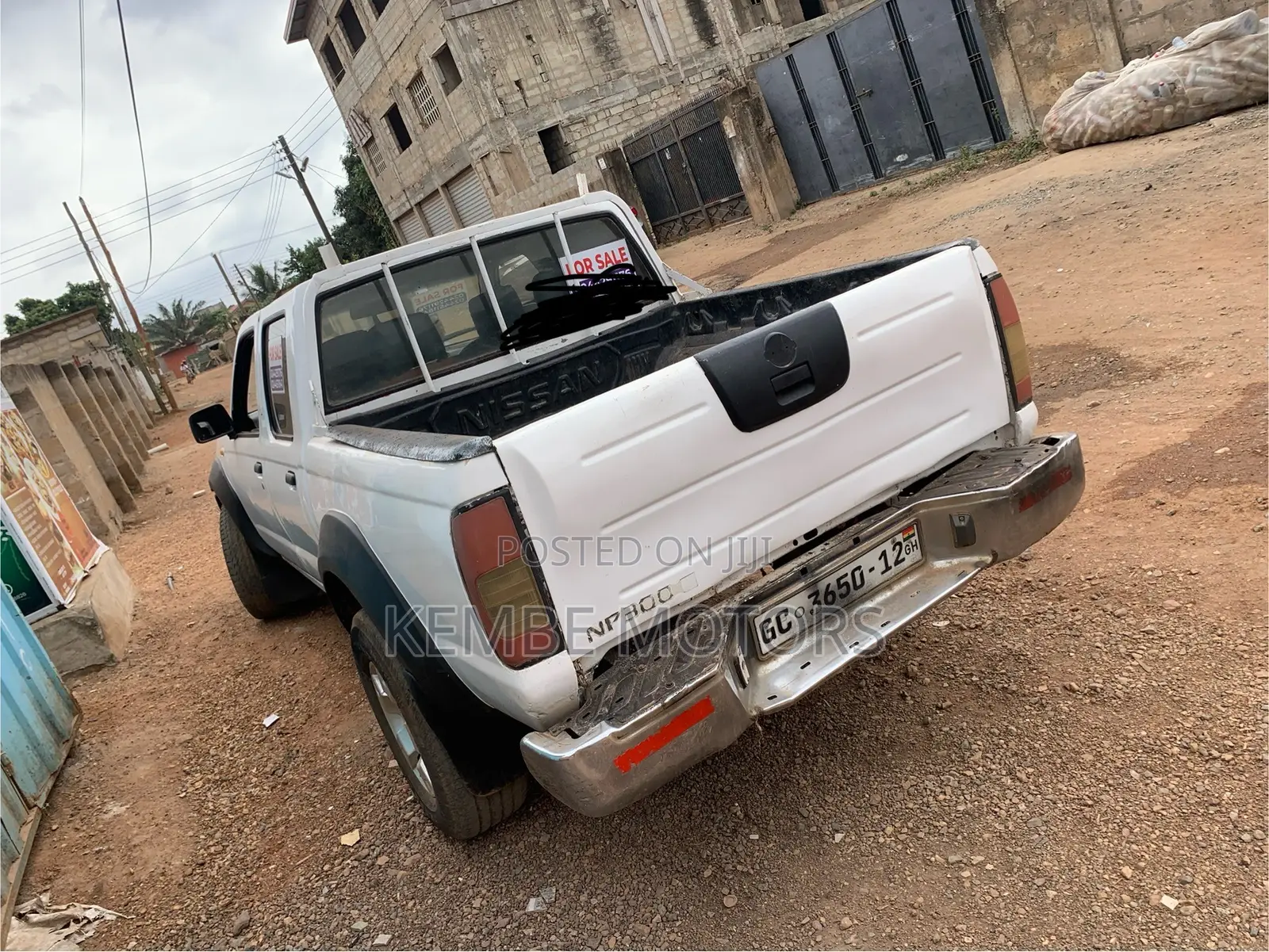 Nissan Hardbody 2011 White
