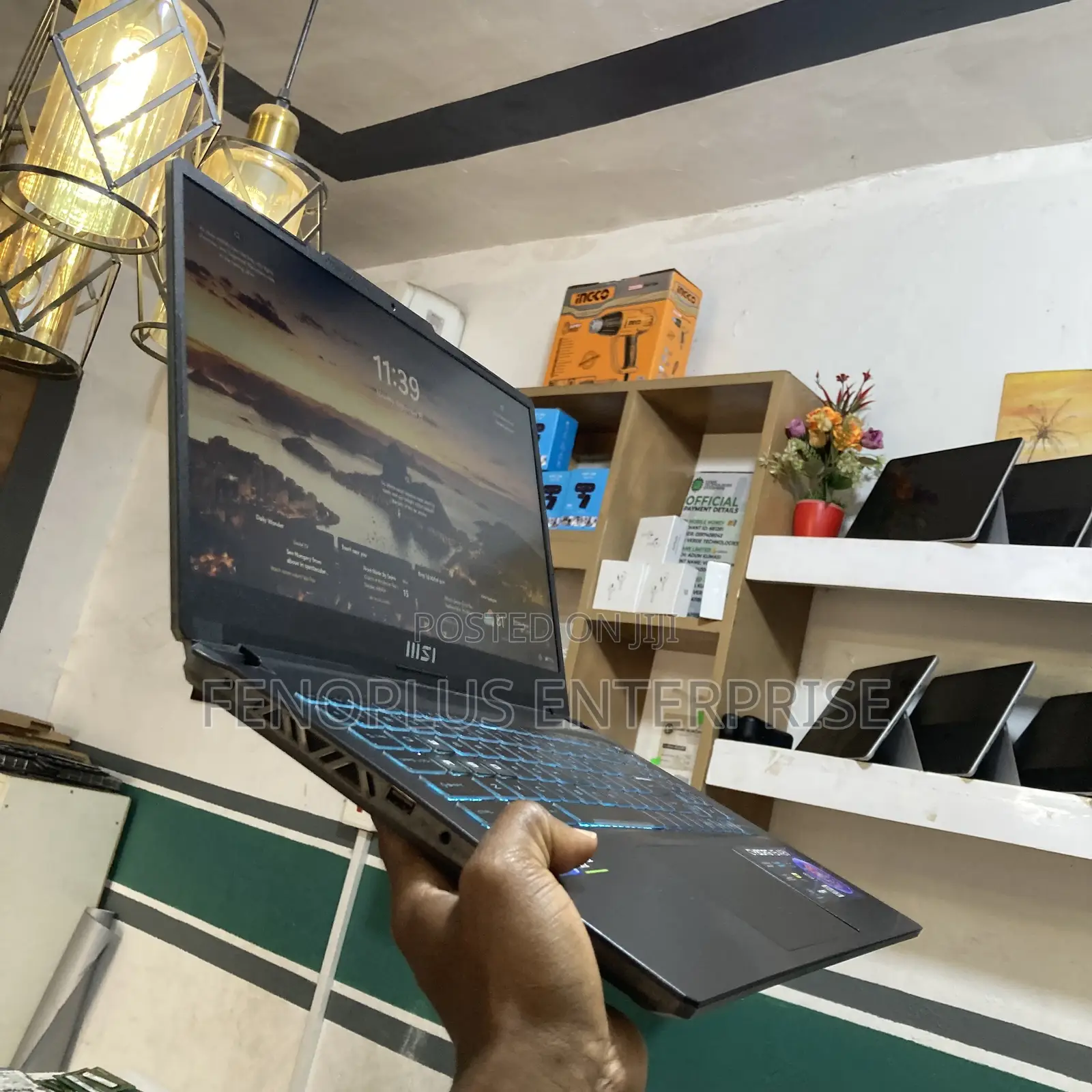 New Laptop MSI Cyborg 15 16GB Intel Core i7 SSD 1T