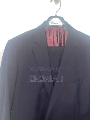 Italian Men 2-Piece Suit(size 44)