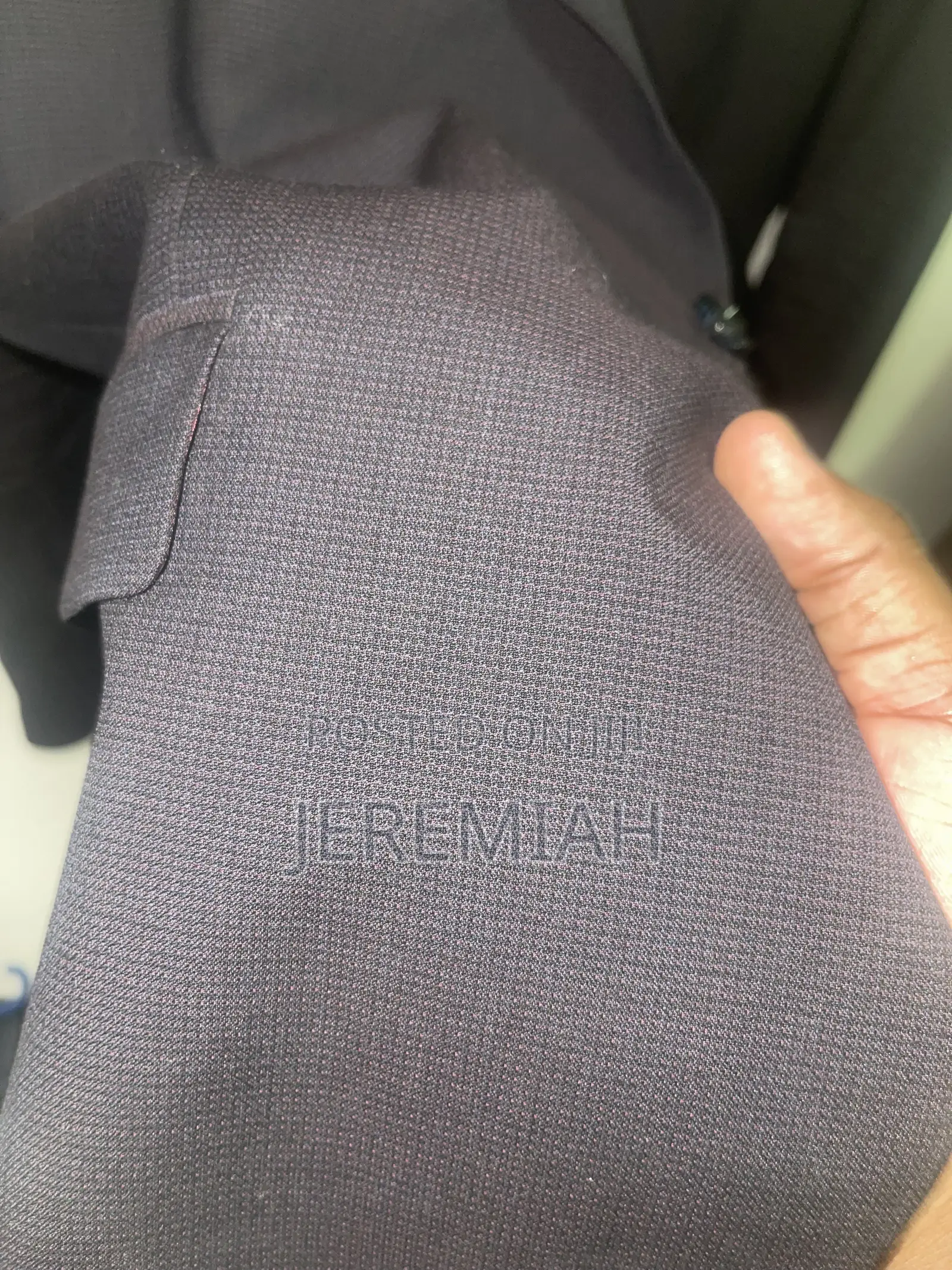 Italian Men 2-Piece Suit(size 44)