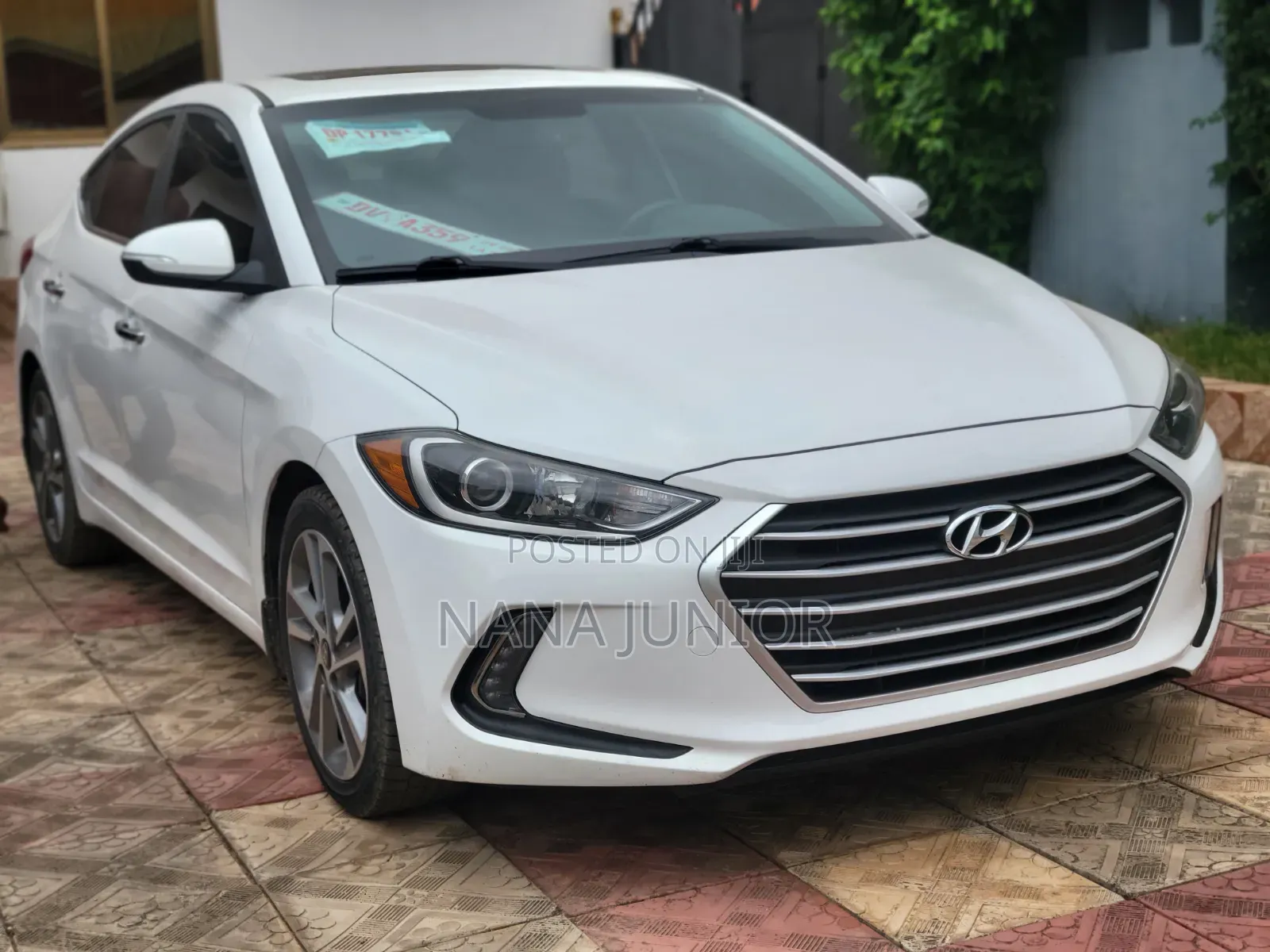 Hyundai Elantra Limited Sedan FWD (2.0L 4cyl 6A) 2017 White