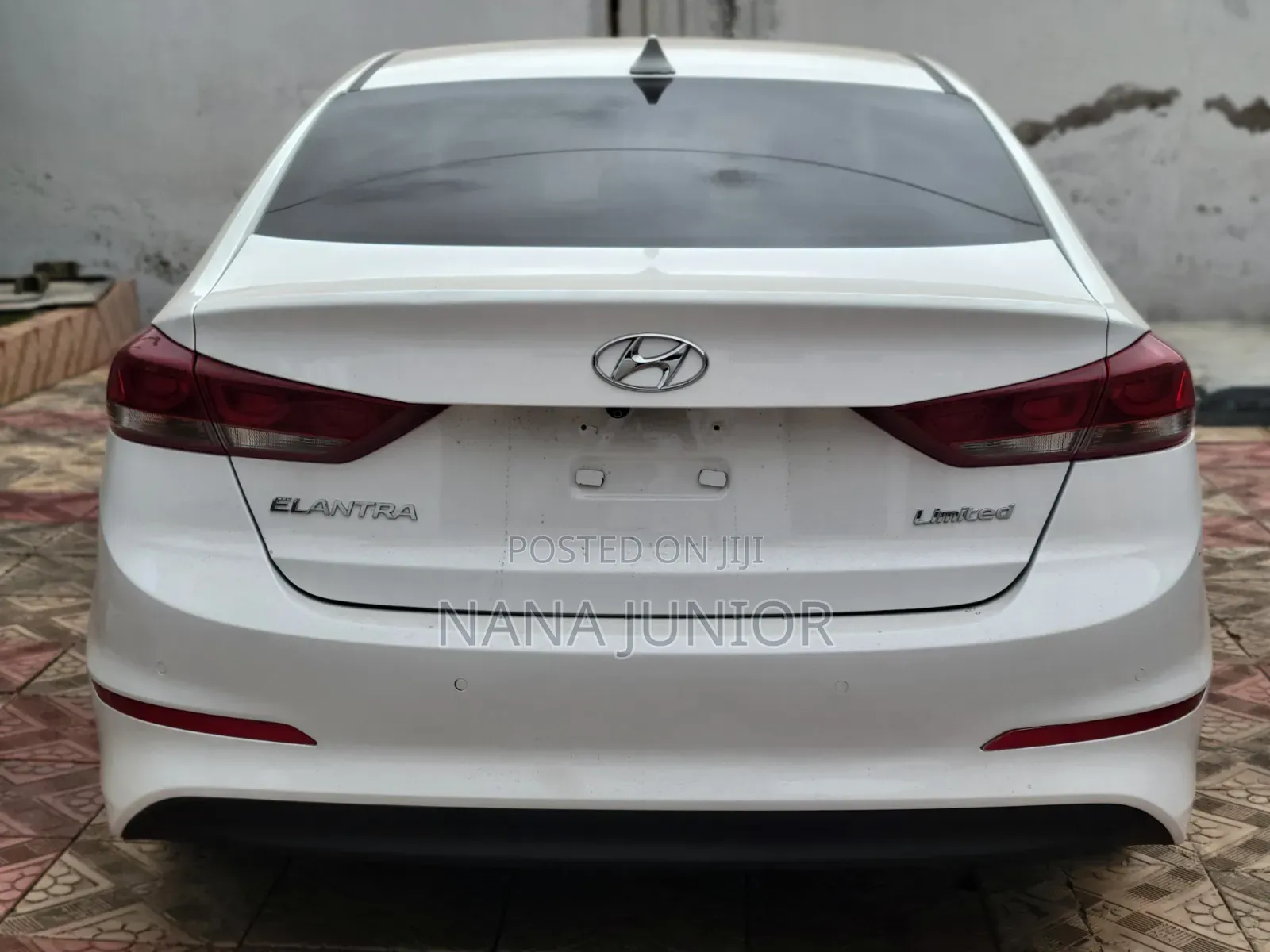 Hyundai Elantra Limited Sedan FWD (2.0L 4cyl 6A) 2017 White