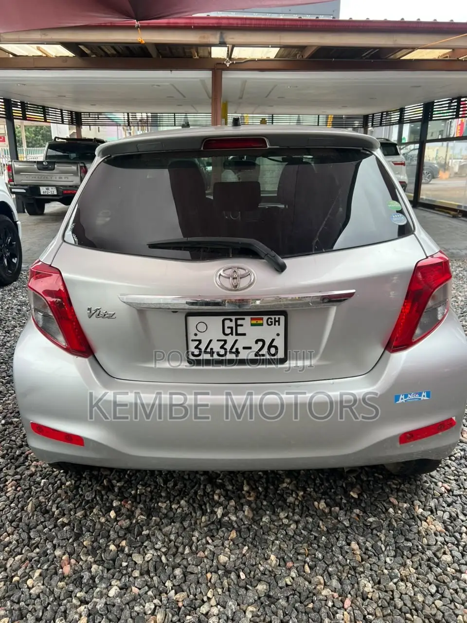 Toyota Vitz 2013 Silver