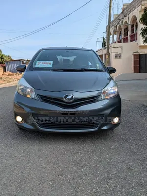 Toyota Vitz 2013 Gray
