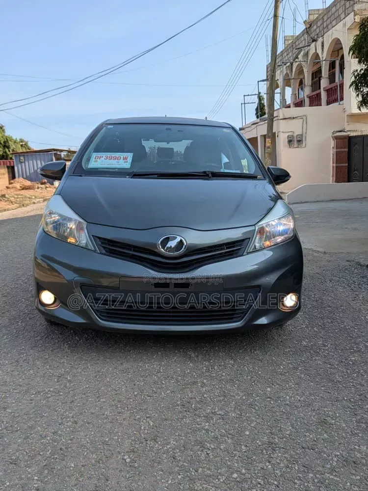 Toyota Vitz 2013 Gray